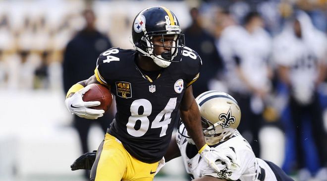 Steelers receiver Antonio Brown pulls in a pass in exhibition game three against new orleans